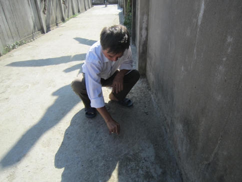 Vicem Hoàng Mai kém chất lượng khiến đường bê tông "bở như bánh quy"?